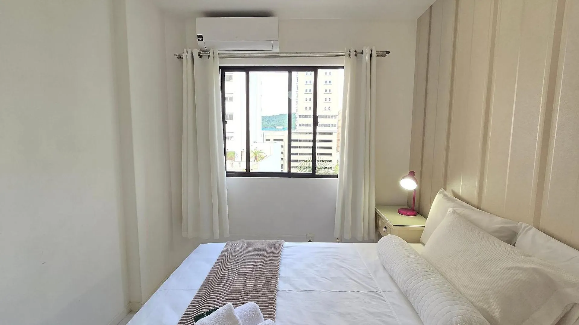 Apt 51 - Centro Bc/3 Quartos C/Garagem Balneário Camboriú Διαμέρισμα
